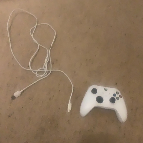 Xbox box one s still works and no issues or problems with it up for sale 😊
